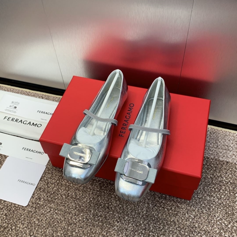 Ferragamo flat shoes